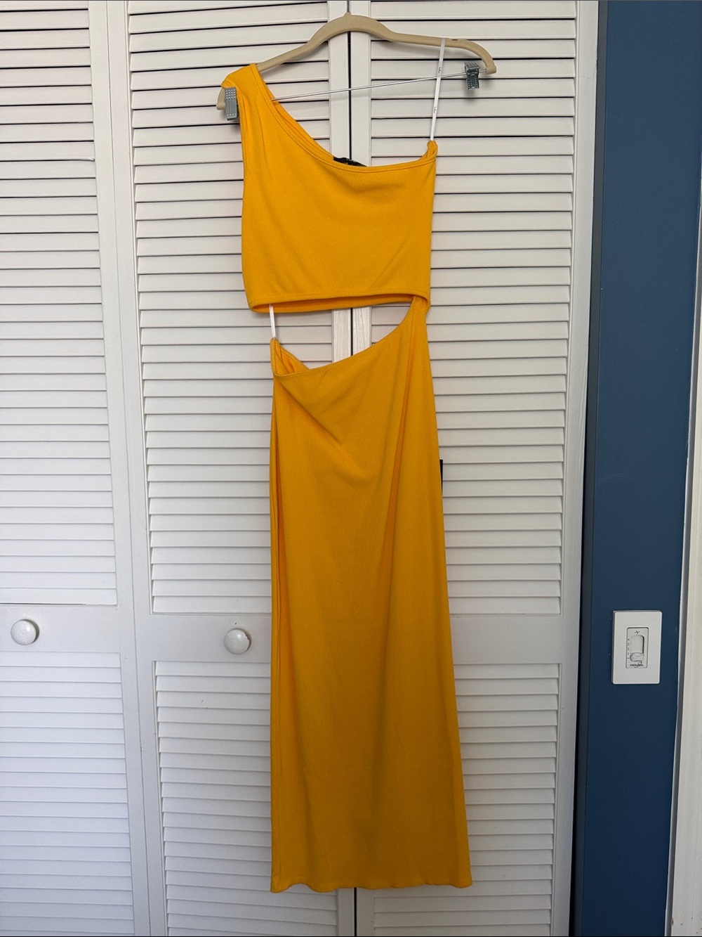Lulu's yellow One-Shoulder Cutout Maxi Dress